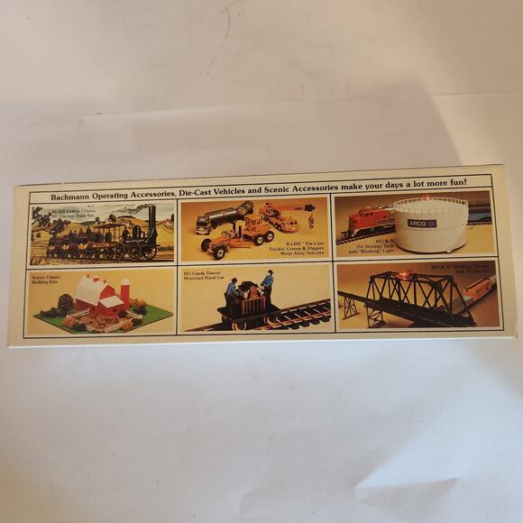 Bachman HO Scale USRA 0-6-0 Santa Fe #2126 Model Toy Train Locomotive & Tender - Picture 3 of 4